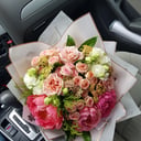 Букет «Красота» из роз и эустом