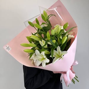 Букет из лилий