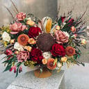 Шляпная коробка с цветами «Цветы в коробке Краски щедрой осени» из роз и эустом