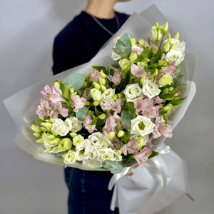 Букет «Отражение чувств» из альстромерий и эустом