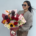 Авторский Букет Осенний Вайб из роз и ромашек