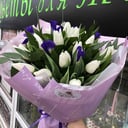 Букет «Белые тюльпаны с ирисами»