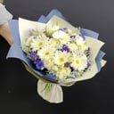 Букет «Бело-синий» из ирисов и роз