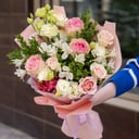 Букет «Аврора» из роз и альстромерий