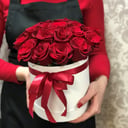 Коробка шляпная из 25 красных роз