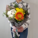 Букет «Солнце» из хризантем и гербер