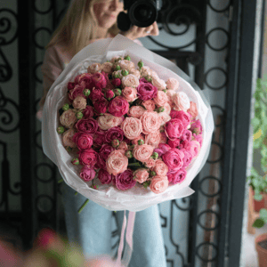 Букет "Малиновый сорбер" из роз