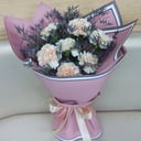 Букет «Вопреки канонам» из гвоздик