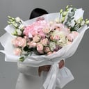 Сборный букет любимой из роз и эустом