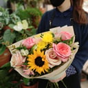 Букет «Летнее настроение» из роз и альстромерий