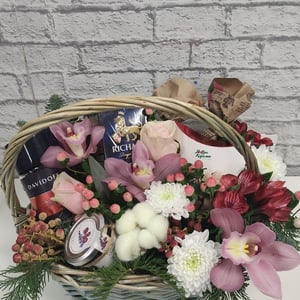 Подарочный набор «Для настроения» из альстромерий и орхидей