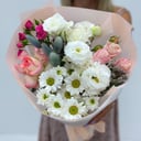 Букет «Скромность» из роз и эустом