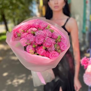 Кустовые розы букет