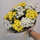 Букет из ромашек из хризантем