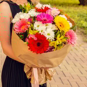 Букет «Хризантемы и герберы, делюкс»