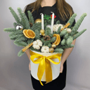 Шляпная коробка с цветами «Необычная зимняя композиция»