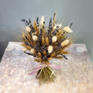 Букет из лаванды и колосьев