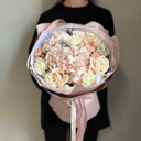 Авторский букет Гермиона из гвоздик и роз