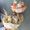 Композиция «Букет из хризантем, диантуса и эустомы»