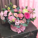 Шляпная коробка с цветами «Розовая нежность»