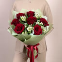 Букет «Красная роза с эвкалиптом»