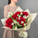 Букет 5 французских роз и альстромерий