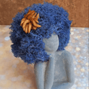 Статуэтка с причёской из мха