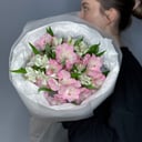 Альстромерии в букете