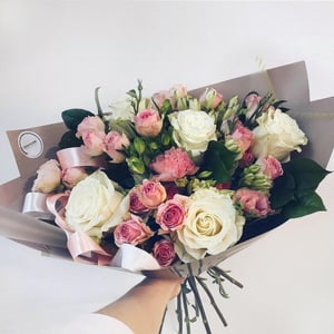 Букет «Премьер» из роз и эустом