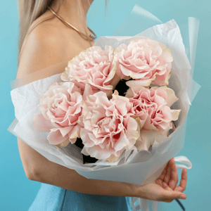 Букет «5 розовых французских роз в упаковке»