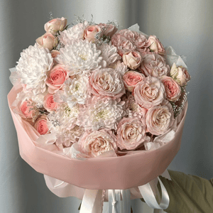 Нежный букет с пионовидными розами Кэтти