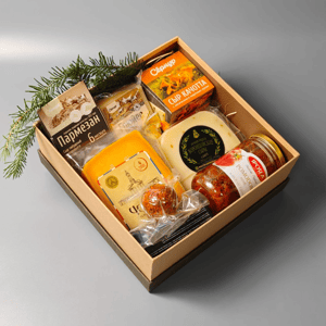 Подарочная коробка средняя с сырами