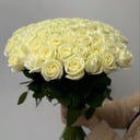 Красивый букет из белых роз 75 шт 50 см