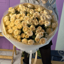 Букет из кустовых роз