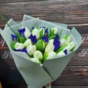 Букет с тюльпанами и ирисами