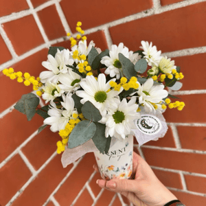 Композиция-комплемент Весна из мимоза