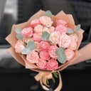 Букет из 7 роз и эвкалипта