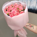 Букет розовых кустовых роз