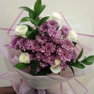 Букет «Любимый человек» из роз и хризантем