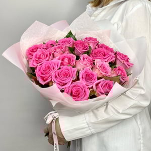 Букет из 19 розовых роз