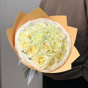 Белые розы 15 штук в букете
