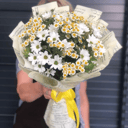 Букет из ромашек и хризантемы