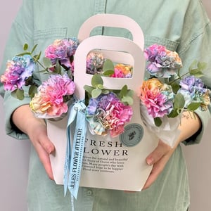 Коробка с цветами «Мармелад композиция из диантусов» из гвоздик