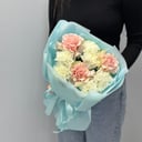 Букет из французских роз и диантусов