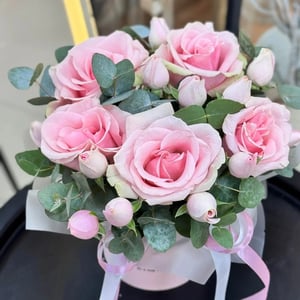 Розы в шляпной коробке Фрутетта