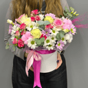 Коробка с цветами «Микс цветов» из роз и хризантем