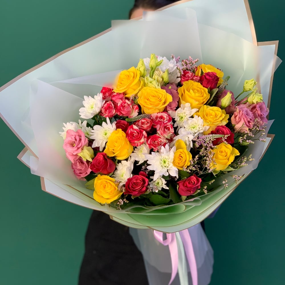 Яркий цветочный микс