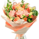 Букет «Нежный поцелуй» из гвоздик и роз