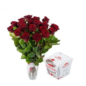 Подарочный набор «19 красных роз и Рафаэлло»
