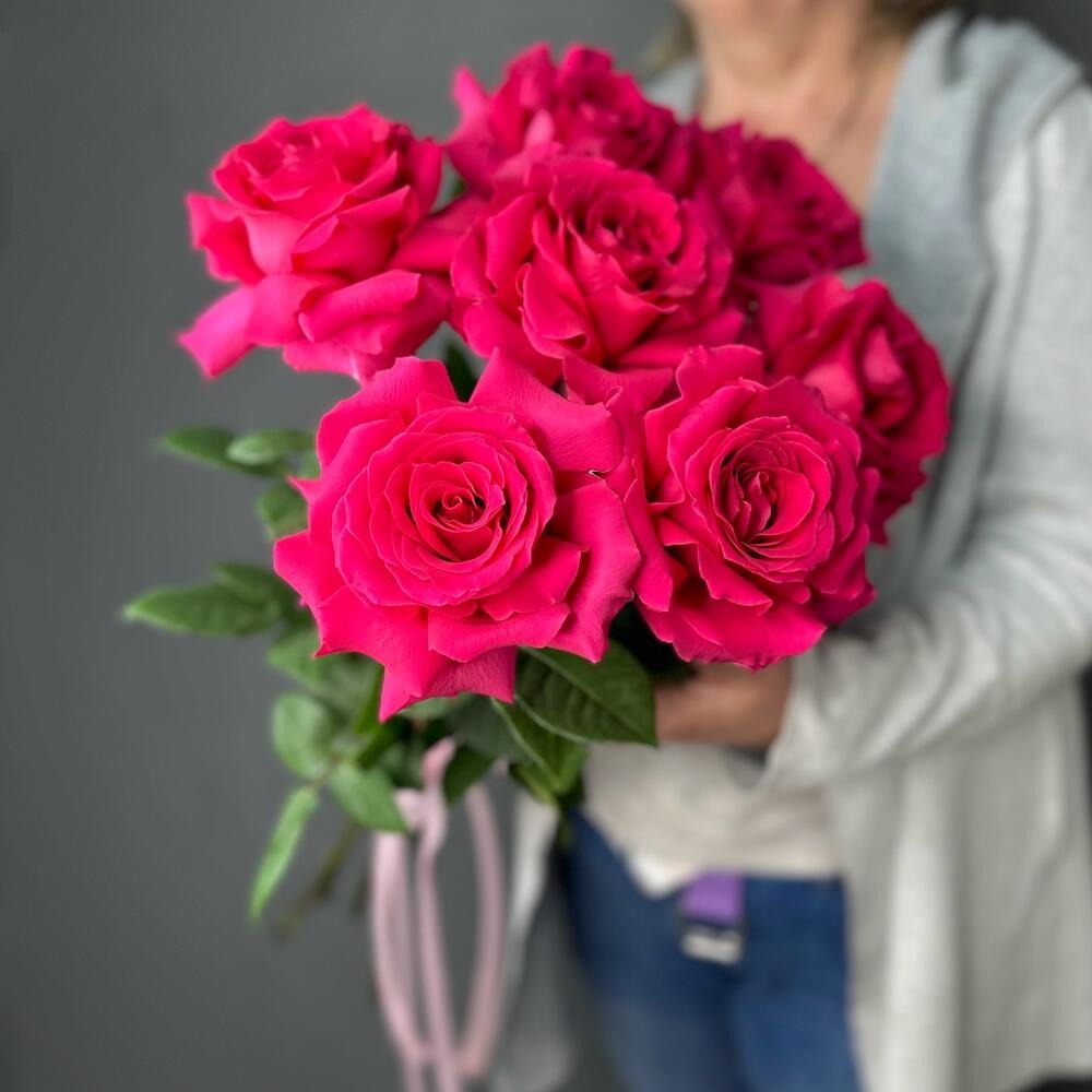 Букет малиновых французских роз